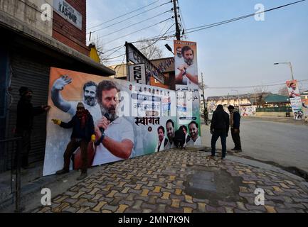 Srinagar, Indien. 29. Januar 2023. Arbeit während des "Bharat Jodo Yatra"-marsches am 29. Januar 2023 in Srinagar, Südkaschmir. (Foto: Mubashir Hassan/Pacific Press/Sipa USA) Guthaben: SIPA USA/Alamy Live News Stockfoto