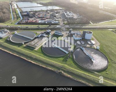 Wasseraufbereitungsanlage, ein System, das zum Filtern und Reinigen von Wasser durch eine Reihe von Prozessen verwendet wird. Filtern Sie Verunreinigungen wie heraus Stockfoto