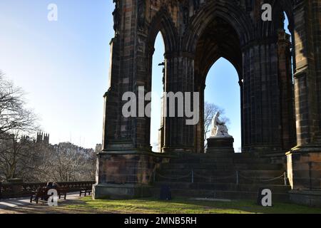 Edinburgh Scotland, Vereinigtes Königreich, 30. Januar 2023. Allgemeiner Blick auf das Sir Walter Scott Monument im East Princes Street Garden. Live-Nachrichten von sst/alamy Stockfoto