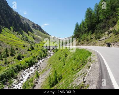 Kanton Graubünden, Schweiz: Berglandschaft des Umbrail-Passes. Stockfoto