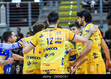 Palasport, Cisterna, Italien, 29. Januar 2023, Exultation (Valsa Group Modena) während Top Volley Cisterna vs Valsa Group Modena - Volleyball Italienisch Stockfoto