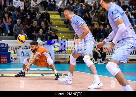 Palasport, Cisterna, Italien, 29. Januar 2023, Damiano Catania (Top Volley Cisterna) während Top Volley Cisterna vs Valsa Group Modena - Volleyball IT Stockfoto