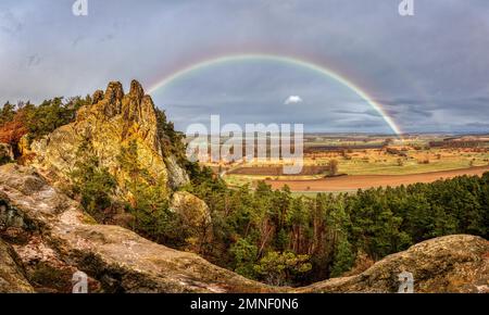 Teufelswand Hamburg Wappen bei Timmenrode Blankenburg mit Regenbogen Stockfoto