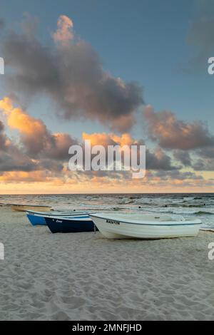 Fischerboote am Strand von Bansin, Usedom, Mecklenburg-Vorpommern, Deutschland, Bansin, Mecklenburg Vorpommern, Deutschland Stockfoto