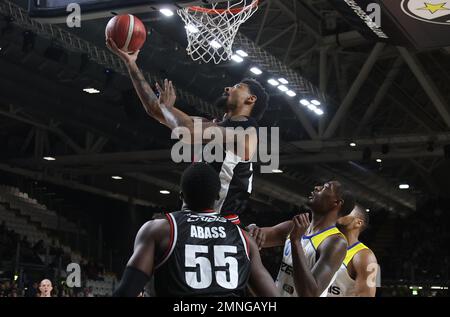 Bologna, Italien. 29. Januar 2023. Jordan Mickey (Segafredo Virtus Bologna) während des italienischen Basketball-Meisterschaftsspiels Segafredo Virtus Bologna vs. Tezenis Scaligera Verona - Bologna, 29. Januar 2023 in der Segafredo Arena - Foto: Michele Nucci Credit: Independent Photo Agency/Alamy Live News Stockfoto