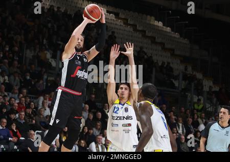 Bologna, Italien. 29. Januar 2023. Marco Belinelli (Segafredo Virtus Bologna) während des italienischen Basketballspiels Segafredo Virtus Bologna gegen Tezenis Scaligera Verona - Bologna, 29. Januar 2023 in der Segafredo Arena - Foto: Michele Nucci Credit: Independent Photo Agency/Alamy Live News Stockfoto
