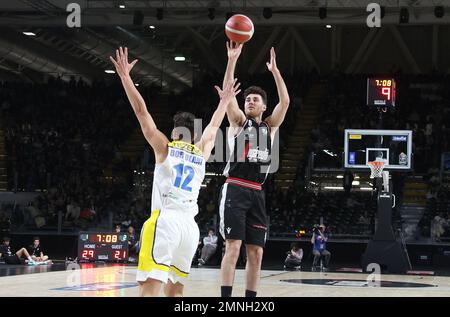 Bologna, Italien. 29. Januar 2023. Alessandro Pajola (Segafredo Virtus Bologna) während des italienischen Basketballspiels Segafredo Virtus Bologna vs. Tezenis Scaligera Verona - Bologna, 29. Januar 2023 in der Segafredo Arena - Foto: Michele Nucci Credit: Independent Photo Agency/Alamy Live News Stockfoto
