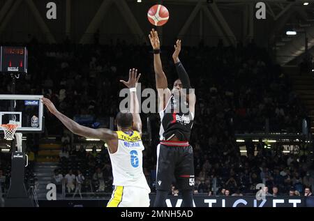 Bologna, Italien. 29. Januar 2023. Awudu Abass (Segafredo Virtus Bologna) während des italienischen Basketballspiels Segafredo Virtus Bologna gegen Tezenis Scaligera Verona - Bologna, 29. Januar 2023 in der Segafredo Arena - Foto: Michele Nucci Credit: Independent Photo Agency/Alamy Live News Stockfoto