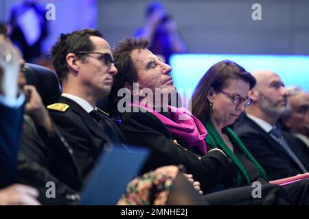 Paris, Frankreich. 30. Januar 2023. Jack lang bei einer Präsentation des nationalen Plans zur Bekämpfung von Rassismus, antisemitismus und Diskriminierung am Arabischen Weltinstitut in Paris, Frankreich, am 30. Januar 2023. Kredit: Victor Joly/Alamy Live News Stockfoto