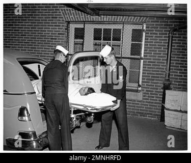 Marinekrankenhaus Portsmouth, New Hampshire. Krankenwagen Service Eingang ca. 1950-1965 Stockfoto