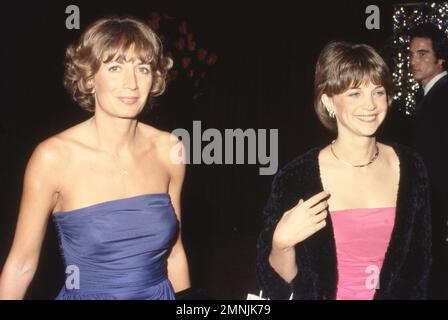 Cindy Williams ist gestorben. Penny Marshall und Cindy Williams aus den 1980er Jahren Kredit: Ralph Dominguez/MediaPunch Stockfoto