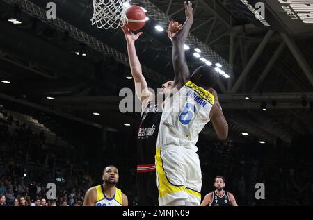 Bologna, Italien. 29. Januar 2023. Tornike Shengelia (Segafredo Virtus Bologna) während des italienischen Basketballspiels Segafredo Virtus Bologna vs. Tezenis Scaligera Verona - Bologna, 29. Januar 2023 in der Segafredo Arena - Foto: Michele Nucci Credit: Independent Photo Agency/Alamy Live News Stockfoto