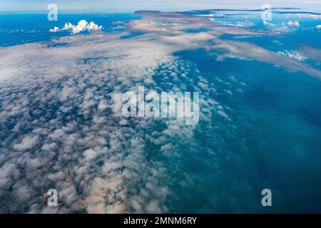 Genießen Sie einen Blick aus der Vogelperspektive auf die insel hainan Stockfoto