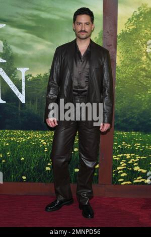 Jonathan Groff besucht am 30. Januar 2023 in New York City die Weltpremiere „Knock at the Cabin“ von Universal Pictures beim Jazz at Lincoln Center. Stockfoto