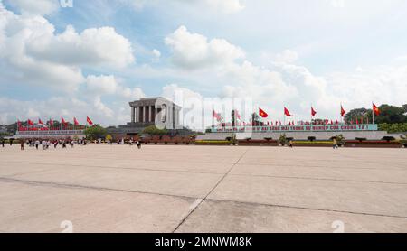 Hanoi, Vietnam, Januar 2023. Panoramablick auf das Mausoleum von Ho Chi Minh im Stadtzentrum Stockfoto