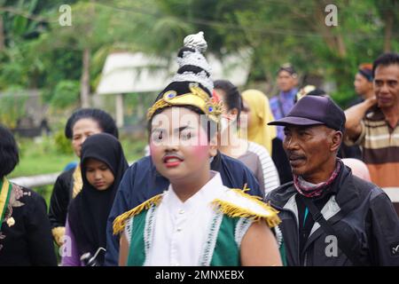Siraman gong kyai Pradah Zeremonie. Diese Zeremonie ist eines der immateriellen indonesischen Kulturerbe Stockfoto