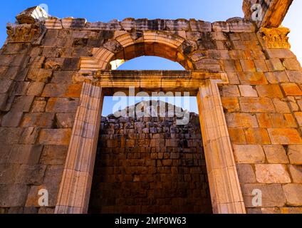 Der Severianische Tempel in den römischen Ruinen, Nordafrika, Djemila, Algerien Stockfoto