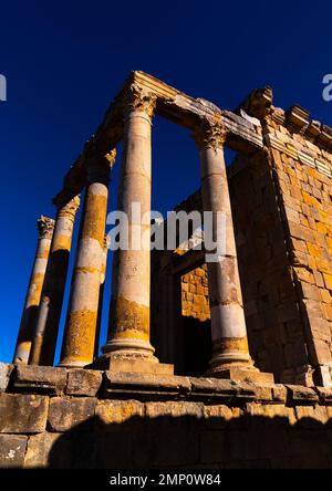 Der Severianische Tempel in den römischen Ruinen, Nordafrika, Djemila, Algerien Stockfoto