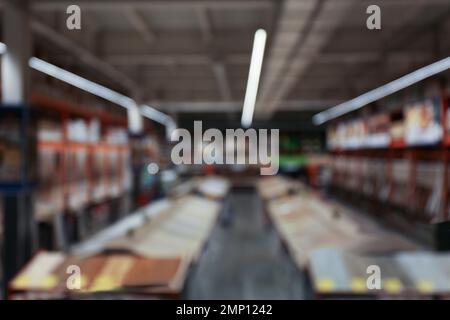 Verschwommene Sicht auf Produkte im Einkaufszentrum Stockfoto