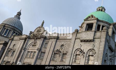 Seine Majestät-Theater und William Wallace-Statue, Aberdeen Stockfoto