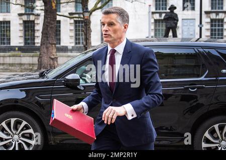 London, Vereinigtes Königreich 31/01/2023. Der Verkehrsminister Mark Harper wird in seinem Dienstwagen im Innenministerium Whitehall gesehen Stockfoto