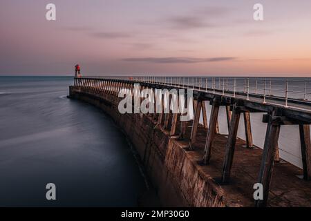 Whitby Pier, Whitby, North Yorkshire, Großbritannien Stockfoto