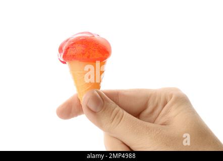 Frau, die Schleim in Form von Eiscreme hält, isoliert auf weißem, Nahaufnahme. Anti-Stress-Spielzeug Stockfoto