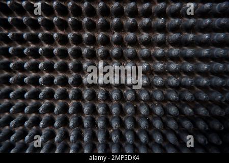 Nahaufnahme, Strukturierte Schwarze Gummi-Fußmatte, Mit Engen Überständen Stockfoto