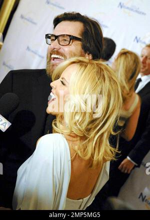 Jim Carrey und Jenny McCarthy besuchen den UCLA Neurosurgery Visionary Ball zu Ehren von Jim Carrey in Los Angeles, Kalifornien. 10/1/09. Stockfoto
