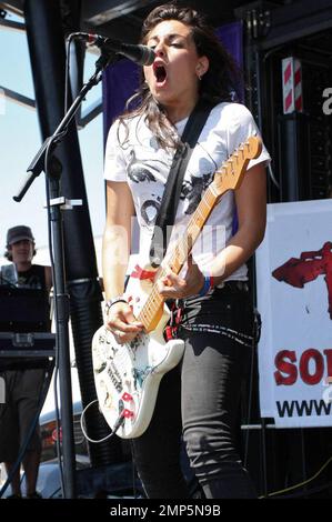 Die Tat tritt im Rahmen der Vans Warped Tour 2009 im Home Depot Center auf. Los Angeles, Kalifornien. 8/23/09. Stockfoto