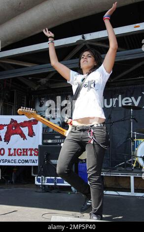 - Tat tritt im Rahmen der Vans Warped Tour 2009 im Home Depot Center auf. Los Angeles, Kalifornien. 8/23/09. Stockfoto