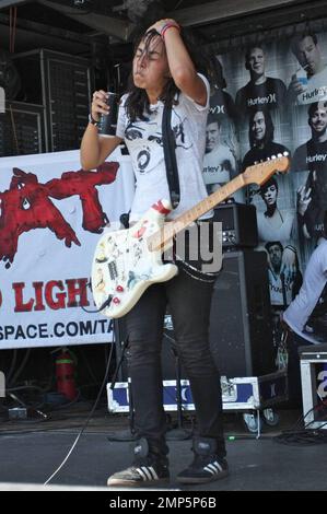 - Tat tritt im Rahmen der Vans Warped Tour 2009 im Home Depot Center auf. Los Angeles, Kalifornien. 8/23/09. Stockfoto