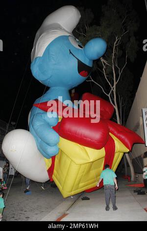 Allgemeine Atmosphäre der Hollywood Christmas Parade zum 80. Jahrestag auf dem Hollywood Blvd. Los Angeles, Kalifornien. 27. November 2011 Stockfoto