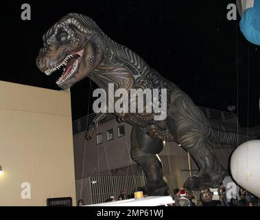 Allgemeine Atmosphäre der Hollywood Christmas Parade zum 80. Jahrestag auf dem Hollywood Blvd. Los Angeles, Kalifornien. 27. November 2011 Stockfoto