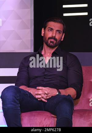 Bollywood-Schauspieler John Abraham wird während der erfolgreichen Pressekonferenz seines neuen Films „Pathaan“ in Mumbai gesehen. (Foto von Ashish Vaishnav/SOPA Images/Sipa USA) Stockfoto