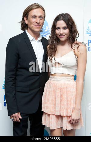 Eliza Doolittle und Gründer Jeremy Gilley nehmen an der Peace One Day Celebration 2011 „Global Waffence“ Teil, die in der O2 Arena in London, Großbritannien, stattfindet. 21. September 2011 Stockfoto