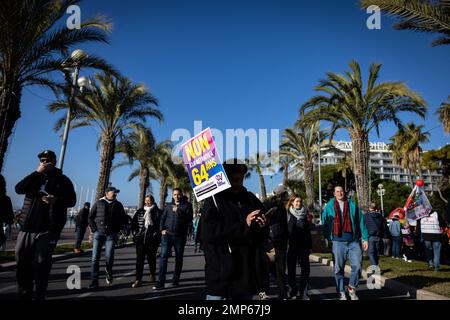 Schön, Frankreich. 31. Januar 2023. Eine Demonstration gegen den Rentenreformplan der französischen Regierung in Nizza im Rahmen eines Nationalstreiks und Protesttages in Frankreich am 31. Januar 2023. Foto von Shootpix/ABACAPRESS.COM Kredit: Abaca Press/Alamy Live News Stockfoto