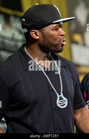 Rapper Curtis „50 Cent“ Jackson nimmt an der Pressekonferenz Mayweather gegen Cotto Teil, nachdem Mayweather Cotto im MGM Grand Resort & Casino besiegt hatte. Las Vegas, Nevada 5. Mai 2012 . Stockfoto