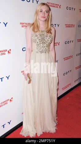Dakota Fanning nimmt am 6. Jährlichen DKMS Linked Against Blood Cancer Gala Teil, das am 26. April 2012 in der Cipriani Wall Street in New York, New York, stattfindet. . Stockfoto