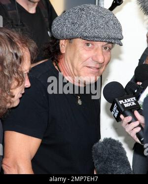 AC/DC-Bandmitglied Brian Johnson auf der AC/DC „Live at River Plate“ DVD World Premiere im HMV Hammersmith Apollo. London, Großbritannien. 5/6/11. Stockfoto