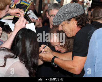 AC/DC-Bandmitglied Brian Johnson auf der AC/DC „Live at River Plate“ DVD World Premiere im HMV Hammersmith Apollo. London, Großbritannien. 5/6/11. Stockfoto