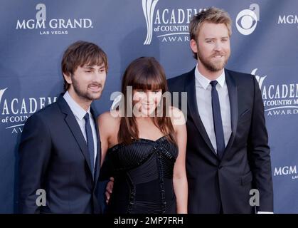 Dave Haywood, Hillary Scott und Charles Kelley von Lady Antebellum, der bei den Academy of Country Music Awards 46. im MGM Grand Hotel die Vocal Group of the Year gewann. Las Vegas, Nevada 04/03/11. Stockfoto
