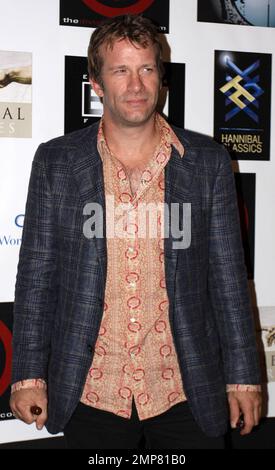 Thomas Jane posiert auf dem roten Teppich auf der AFM Blowout Party, die von Cheetah Vision, Hannibal Pictures/Hannibal Classics und Emmett/Furla Films in den Pier59 Studios in Santa Monica veranstaltet wird. Los Angeles, Kalifornien. 11/05/10. Stockfoto