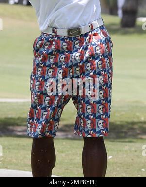 Der ehemalige NBA-Spieler Alonzo trägt Obama-Golfshorts, während er das alljährliche Irie Weekend Celebrity Golf Tournament 8. im Melreese Golf Club in Miami, FL, besucht. 29. Juni 2012 . Stockfoto