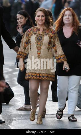 Schwangere Alyssa Milano verlässt das Studio „Jimmy Kimmel Live“ in Hollywood, Kalifornien. 3. Juni 2014. Stockfoto