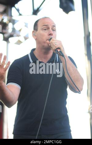 Die amerikanische Punk-Rockband „Bad Religion“ spielt live beim Sunset Street Music Festival 2012 in Los Angeles, CA. 18. August 2012. Stockfoto