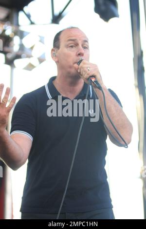 Die amerikanische Punk-Rockband „Bad Religion“ spielt live beim Sunset Street Music Festival 2012 in Los Angeles, CA. 18. August 2012. Stockfoto