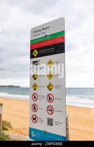 Collaroy Beach an Sydneys Ostküste und Strandschild errichtet vom rat mit Regeln und Vorschriften, Sydney Northern Beaches, NSW, Australien Stockfoto