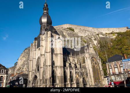 Notre Dame de Dinant in Belgien, Stockfoto