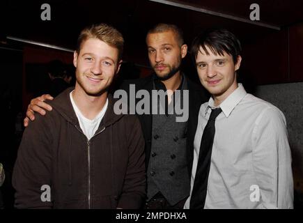 Benjamin McKenzie bei der Eröffnung des Stücks Bengal Tiger im Zoo von Bagdad. Kirk Douglas Theatre, Culver City, Kalifornien. 5/17/09. Stockfoto